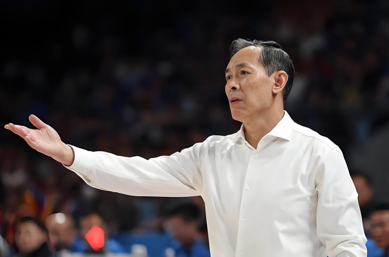 开云-北京队迎1坏消息！2米06锋线悍将旧伤复发，许利民一个头两个大